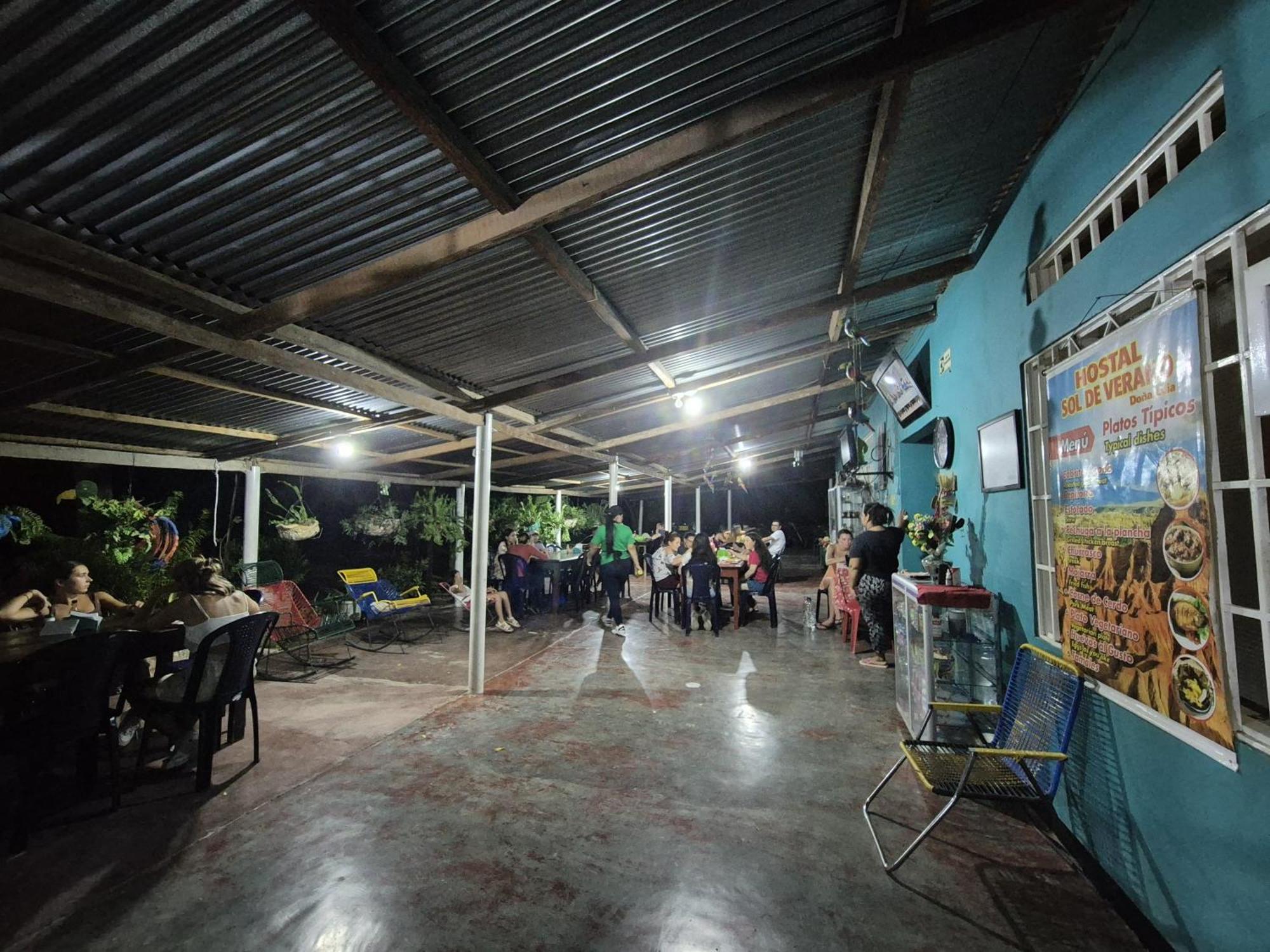 Hostal Sol De Verano Dona Lilia Villavieja Exterior foto